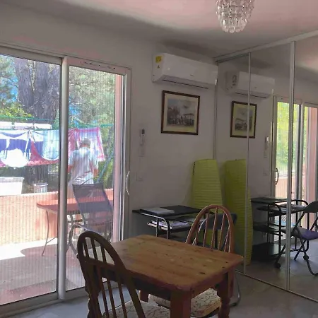 Moderne Mini Maison En France Lezignan-Corbieres