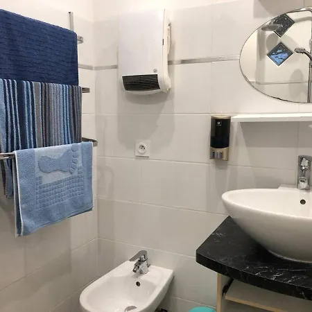 Moderne Mini Maison En France Lezignan-Corbieres شقة